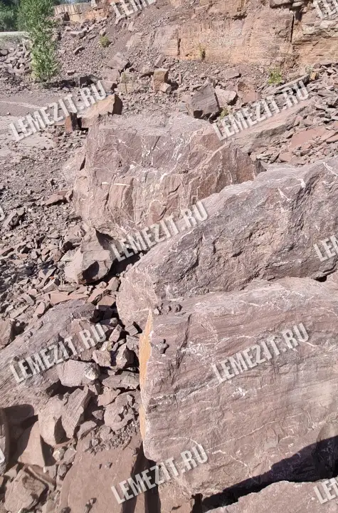 декоративные ландшафтные валуны из натурального камня лемезита